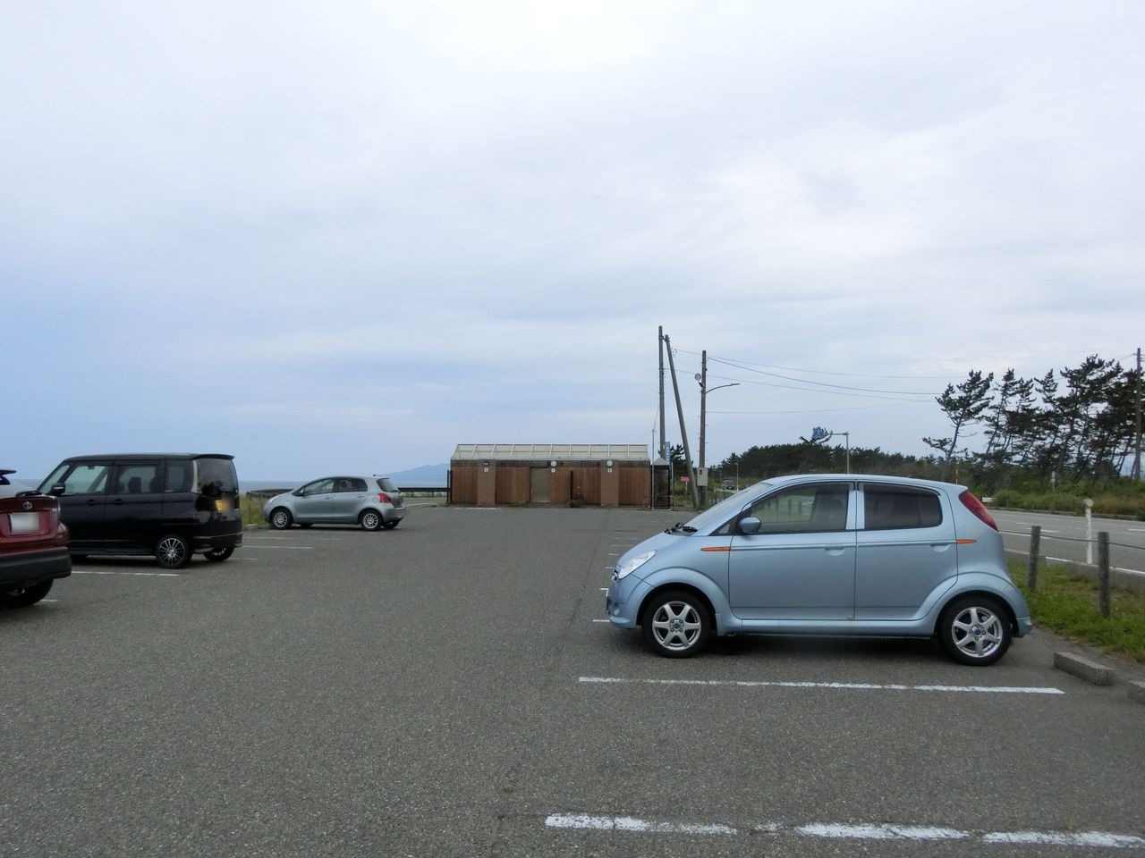 19 7 11 木 はまなすの丘 展望台 新潟県 ウシ子とウシ夫の牛歩旅 19 7 11 木 はまなすの丘 展望台 新潟県 ウシ子とウシ夫の牛歩旅
