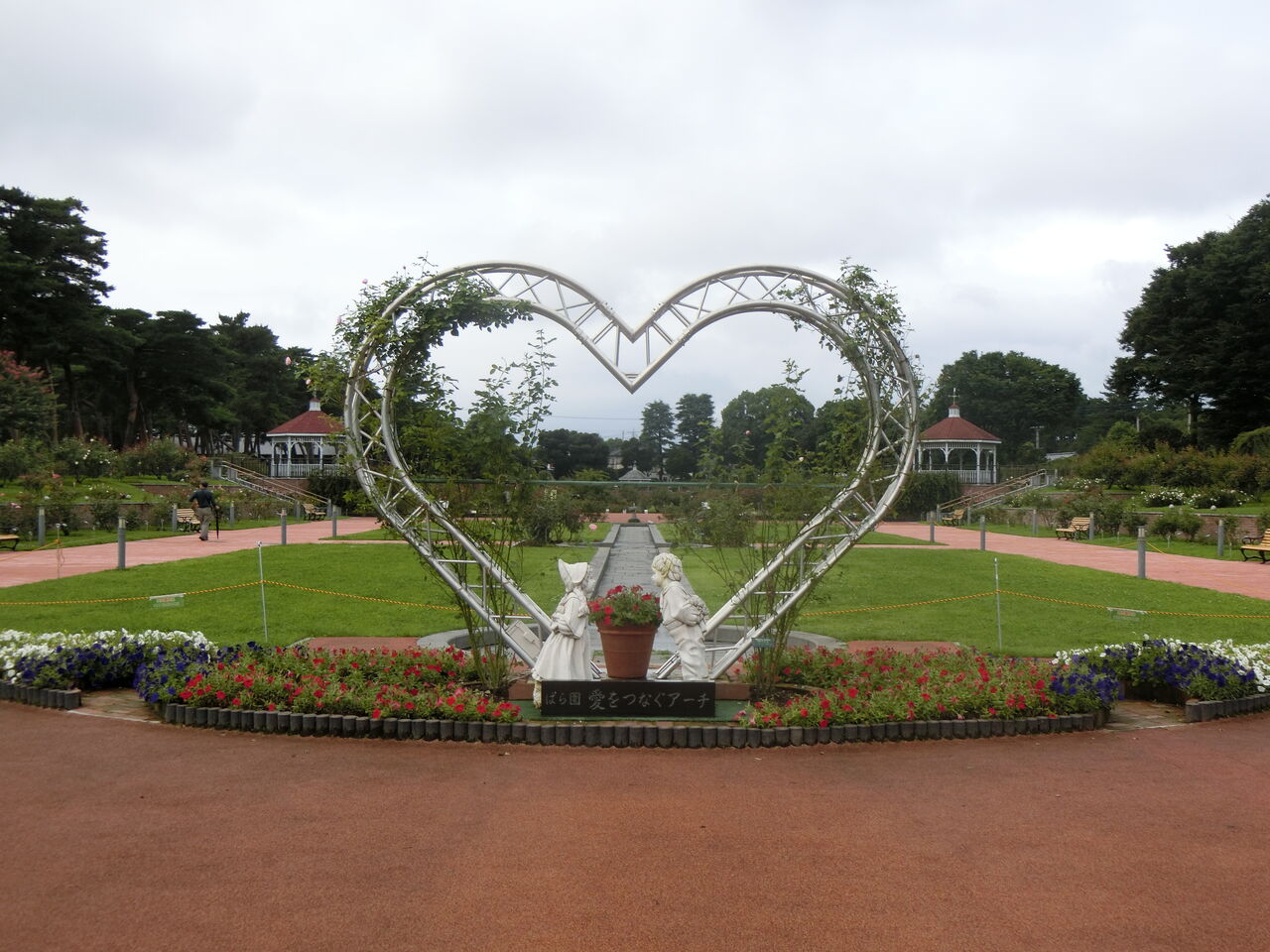 7 18 土 敷島公園門倉テクノばら園 群馬県 ウシ子とウシ夫の牛歩旅 7 18 土 敷島公園門倉テクノばら園 群馬県 ウシ子とウシ夫の牛歩旅