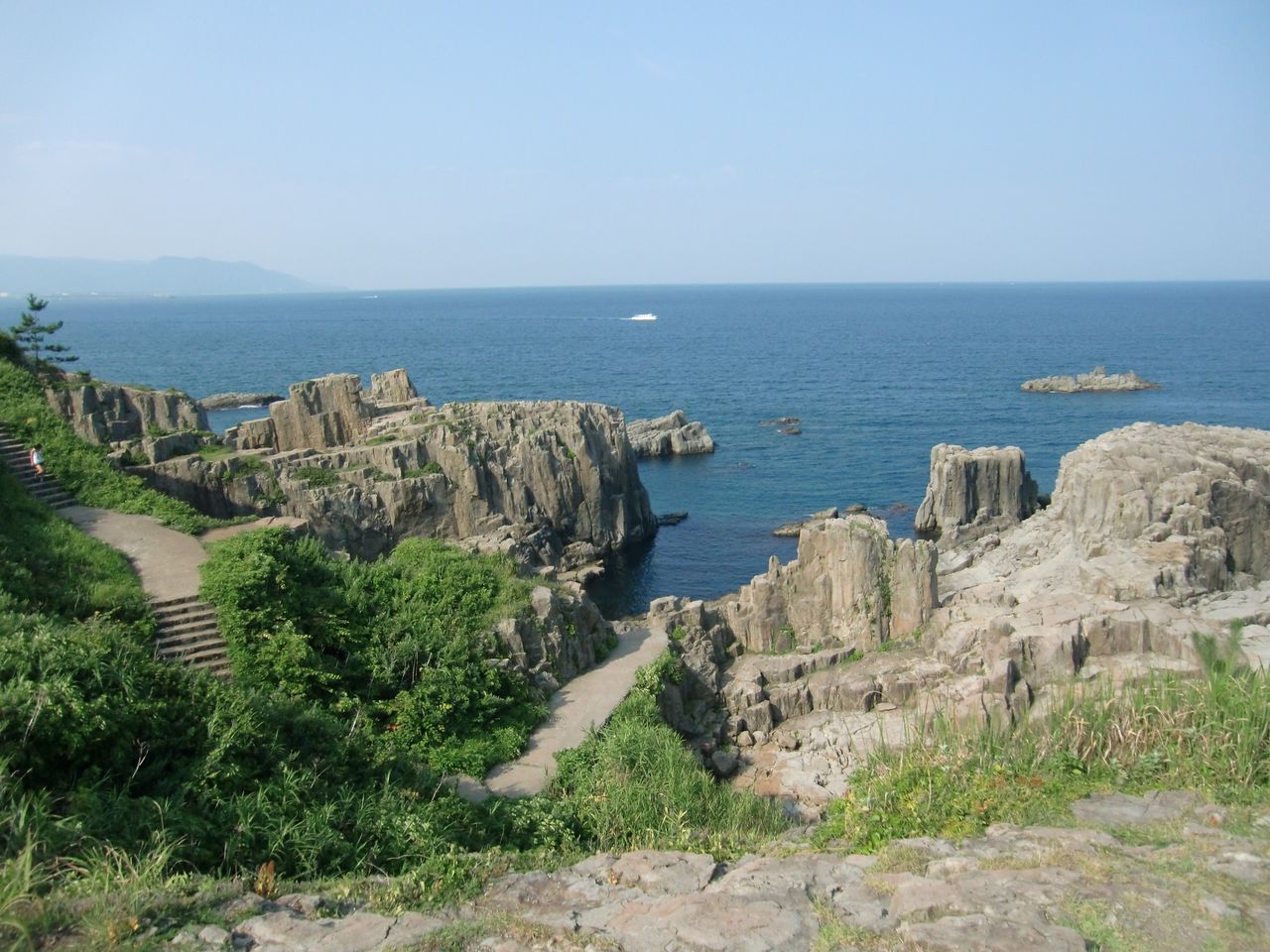 14 7 30 木 東尋坊 福井県 ウシ子とウシ夫の牛歩旅 14 7 30 木 東尋坊 福井県 ウシ子とウシ夫の牛歩旅