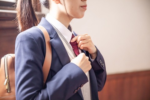 【動画】クソガキ、アッネの胸をガチ揉みｗｗｗｗｗｗｗ