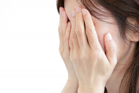 母親「重度障害のある15歳長女がオムツに血をつけて施設から帰ってきた…」