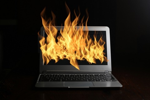 【動画】大物配信者、自販機に登って暴れるもなぜか炎上しない模様ｗｗｗｗｗ