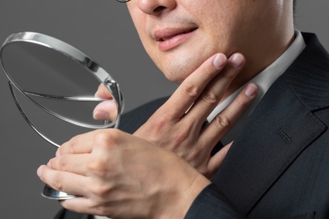 【画像】家庭用脱毛器を半年使ったワイ、1ヶ月以上放置したワイの口周りがこちらｗｗｗｗｗｗｗｗｗ→