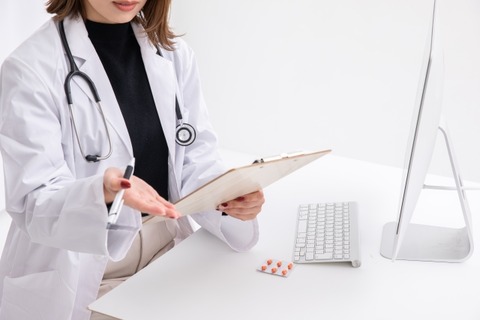 【画像】女さん、子宮が飛び出す…「自分の臓器ってみた事ないですよね？」→