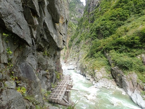 【画像】ガチでヤバい川、見つかる・・・