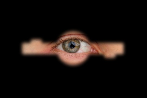 【閲覧注意】女性の喉に寄生した巨大ヒル、摘出の様子がガチで恐い・・・・・・