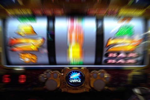 マッマ「やめてぇ！そのお金はパチンコに使うの！」ワイ「うるせぇババア！食糧買うんだよ！」→結果