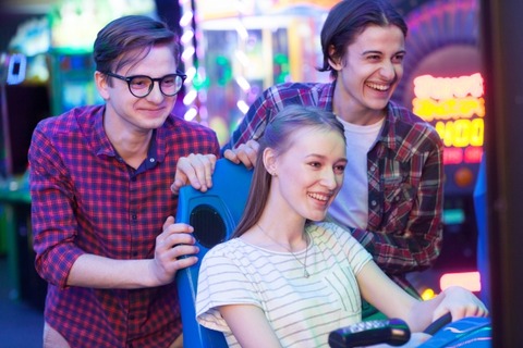 【画像】昔のゲームセンター、ガチでやばいｗｗｗｗｗｗｗｗ