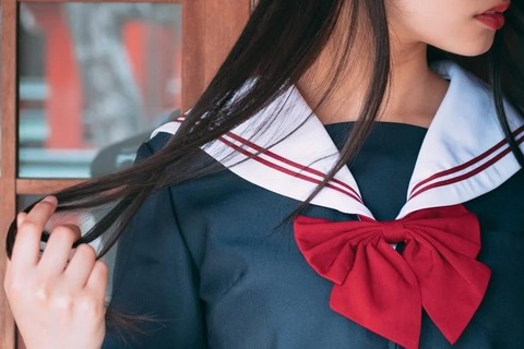 【動画】美人女子高生起業家、一重瞼向けのコスメを制作も美人すぎる