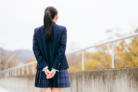 【画像】例の飛び降りJC、最後の一枚がこちら･･････(´；ω；｀)→