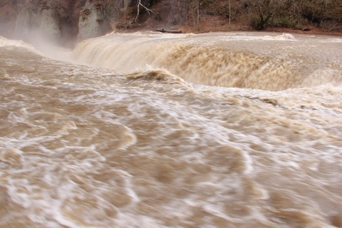 【動画】スペインの洪水、やばいのに何故か笑ってしまうｗｗｗｗｗ