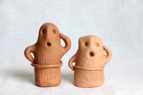 【画像】縄文人「粘土余ったし猫でも作ったろ！！！」