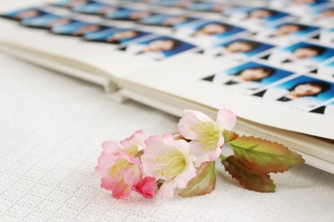 【画像】娘（9）に下剤を飲ませ共済金を騙し取っていた美人容疑者の卒業文集がヤバいｗｗｗｗｗ