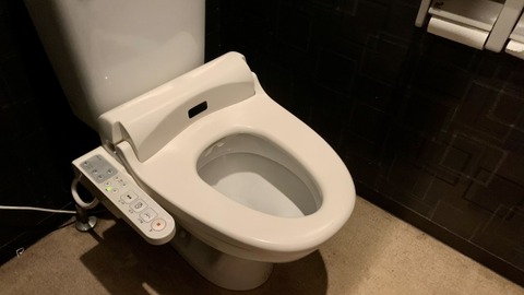 【画像】大学のトイレにヤベーやつ居て草ｗｗｗwｗｗｗｗｗｗｗｗｗｗｗｗｗ