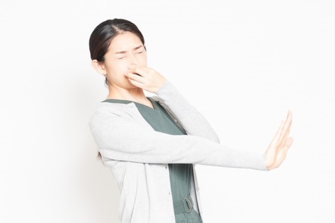 【悲報】秋葉原のカードショップに持ち込まれた品から“腐ったイカ”臭、臭気測定器で測った結果