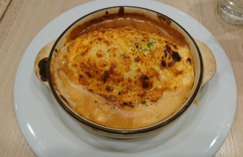 店員「お待たせしました！チキンドリアです」俺「(いや、ハンバーグ頼んだんですけど……) おいしそー」→