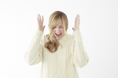 【悲報】日本人「いやあああ！この人東京から新横浜までずっとトイレに篭ってるのおおお！」→結果