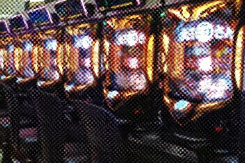 【悲報】昨日パチンコ屋でしつこくチラ見してくるババア注意した結果…