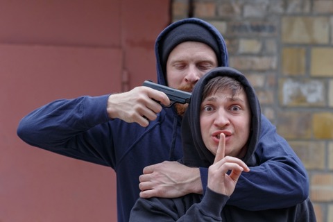 【画像】ニュージーランド人、インドネシアパプア分離独立派の人質になってしまう…見た感じ殺されそうと話題に