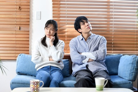 【悲報】彼女｢私、実は28歳じゃなくて34歳なの……｣ワイ｢実はワイも年収800万やなくて300万なんや｣→結果