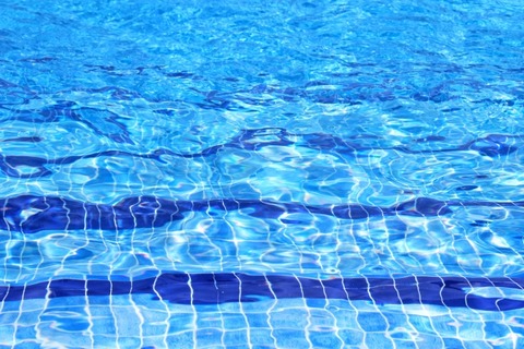 【画像】「例のプール」ヤバイな…