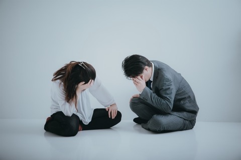 【閲覧注意】彼女の腕と背中お腹に梅毒みたいな跡があって、虫刺されだと言い張ってるんやが・・・