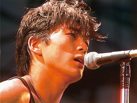 尾崎豊(17)「きしむベットの上で優しさを持ち寄り♪」←これｗｗｗ