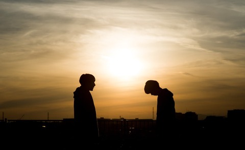 日産「ごめ゛ーーーーん!！意地はってごべーーーん！！おれが悪るがったァーーー！！!