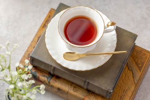 【超画像】ワイ「六本木ヒルズの超高級アフタヌーンティーにきたｗ」ﾊﾟｼｬ!!