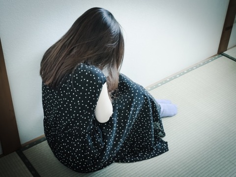 【胸糞】夫さん「嫁が子供を虐待してるんで離婚します」裁判所「うーんそれでも親権は母親優先で！w」→2年後…