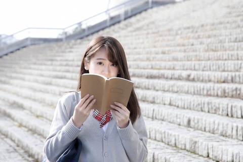 Twitter民「信号待ちしてたら見知らぬ母娘に窓を叩かれて入試まで送ってくれと言われた」←18万いいね