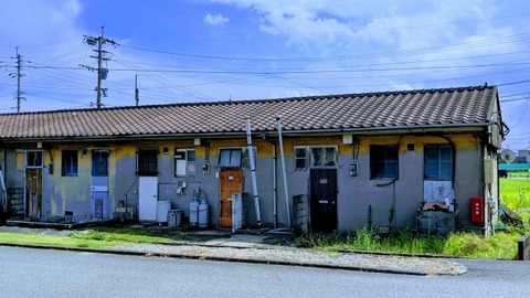 【悲報】川崎の安アパートに住んでるけど住民がガチでヤバい.....