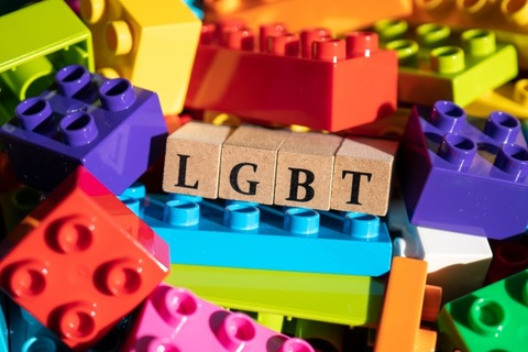 【悲報】トランス女性の隣で着替えることを拒否した女の子の悲惨な末路・・・・