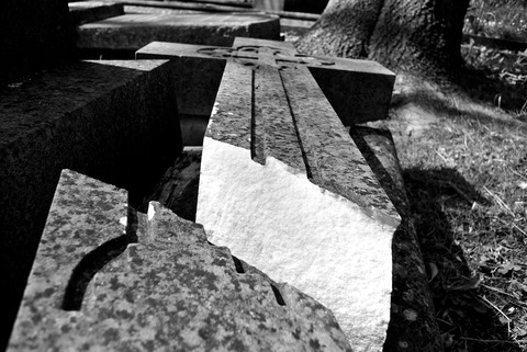 cemetery-458335_960_720