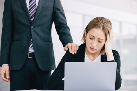 女子社員「ﾌﾞｯ　あっ…！」課内「ん？なんか臭くないか？」ワイ「……！」→結果