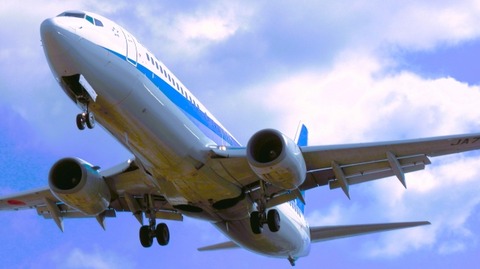 【悲報】航空会社さん、俺に10万円払うことを拒絶！