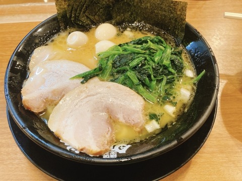 家系ラーメンエアプ「ハリガネ！粉落とし！」家系ラーメン玄人ワイ「・・・」→