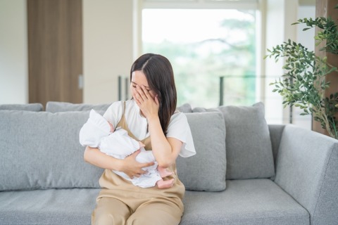 【画像】中学生の時に出産した激カワJKさん、同級生の父親に逃げられてしまう・・・・・・