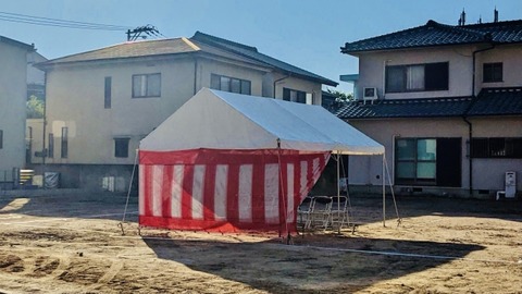 【画像】昔の人「ここに家を建ててはいけない(戒め)」現代人「そんなもん聞けるかよwお家ポンポンポーンww」→結果ｗｗｗ