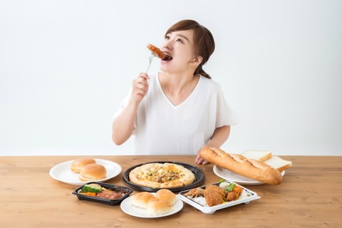 【画像】女さん「女は少食？女の食欲なめンなよｗｗ」