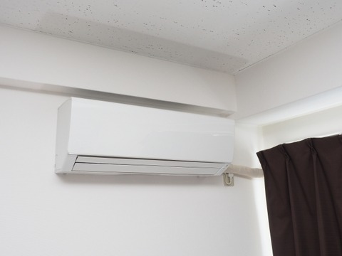 エアコン｢6畳タイプ7万円！8畳タイプは9万円です！｣ ワイ｢安いし6畳でええか！｣→