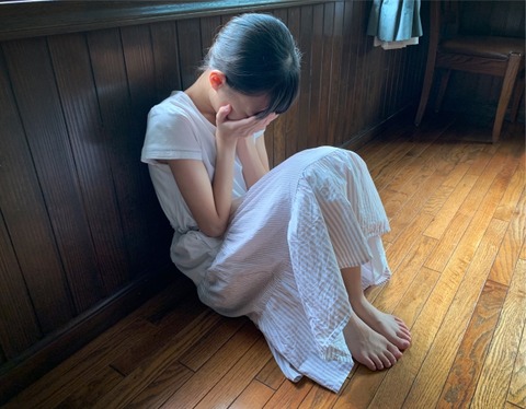 女子中学生「家が築40年のボロボロの家で恥ずかしい…」