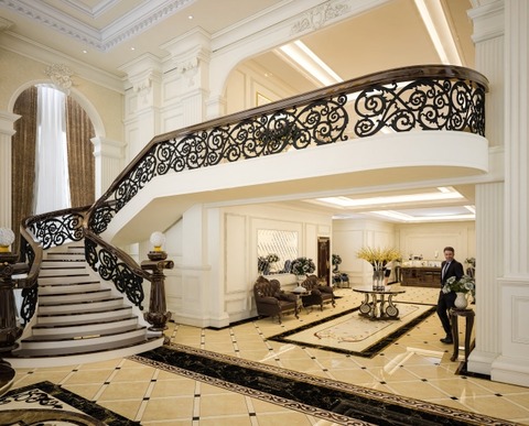 【悲報】美人女性「ワクチン未接種というだけでホテルで差別受けた」→