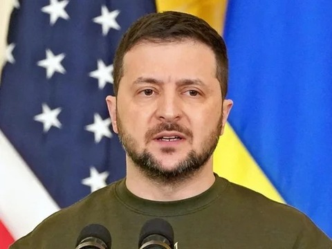 【画像】ゼレンスキー大統領、京都大学を卒業ｗｗｗｗｗｗ