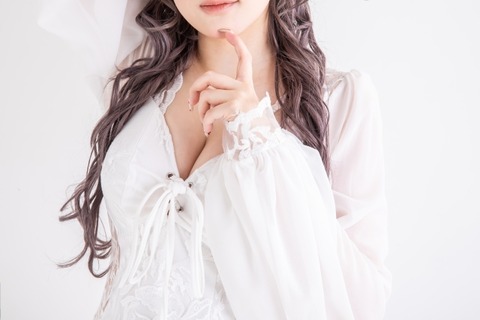 【画像】ベトナム女さん、タンクトップから『お胸』がこぼれそうｗｗｗｗｗｗｗｗｗｗｗｗｗ