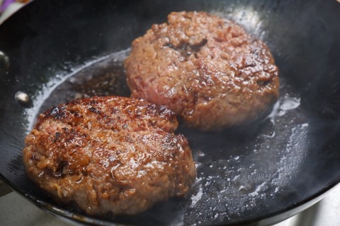 さわやかハンバーグ「県外出店しちゃおうかな」静岡県民「やめろおおおおお！！！！」