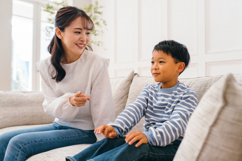 【悲報】お母さん（32）『たっくん～。ちょっとママとお話しよっか。』ワイ（10）『うん…？なに？』→