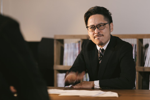 新入社員「忘年会5000円って高くないですか？」ワイ上司「ハァー…（クソで固め息）」⇒！