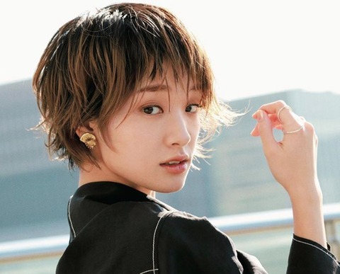 【悲報】剛力彩芽さん(30)、終わる・・・・