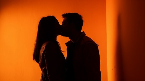 バイト先の人妻に「旦那が単身赴任で寂しいから二人で飲みたい」って誘われた結果ｗｗｗｗｗｗｗｗ